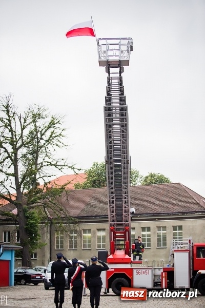 Zdjęcie w galerii na portalu naszraciborz.pl: Strażackie święto w raciborskiej komendzie. Awanse, odznaczenia i nagrody wiadomości z regionu