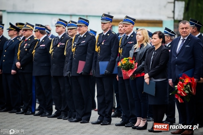 Zdjęcie w galerii na portalu naszraciborz.pl: Strażackie święto w raciborskiej komendzie. Awanse, odznaczenia i nagrody wiadomości z regionu