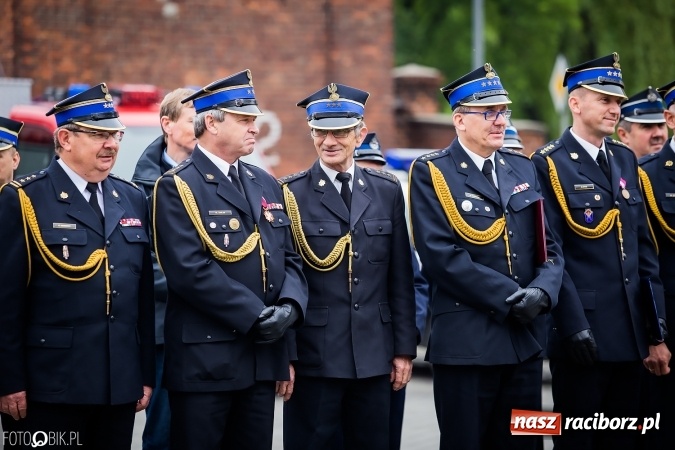 Zdjęcie w galerii na portalu naszraciborz.pl: Strażackie święto w raciborskiej komendzie. Awanse, odznaczenia i nagrody wiadomości z regionu