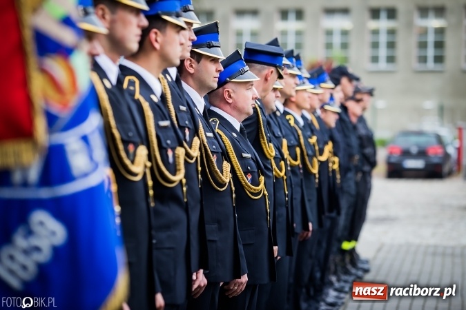 Zdjęcie w galerii na portalu naszraciborz.pl: Strażackie święto w raciborskiej komendzie. Awanse, odznaczenia i nagrody wiadomości z regionu