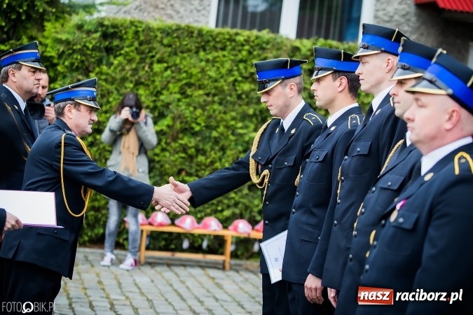 Zdjęcie w galerii na portalu naszraciborz.pl: Strażackie święto w raciborskiej komendzie. Awanse, odznaczenia i nagrody wiadomości z regionu