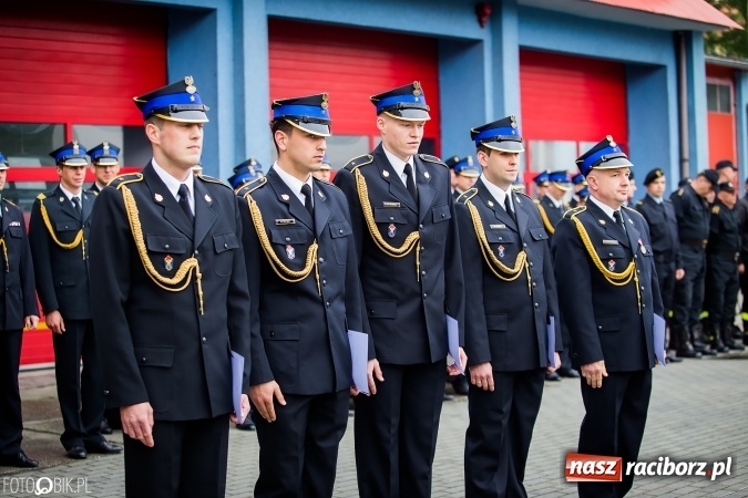 Zdjęcie w galerii na portalu naszraciborz.pl: Strażackie święto w raciborskiej komendzie. Awanse, odznaczenia i nagrody wiadomości z regionu