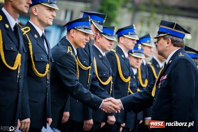 Zdjęcie w galerii na portalu naszraciborz.pl: Strażackie święto w raciborskiej komendzie. Awanse, odznaczenia i nagrody wiadomości z regionu