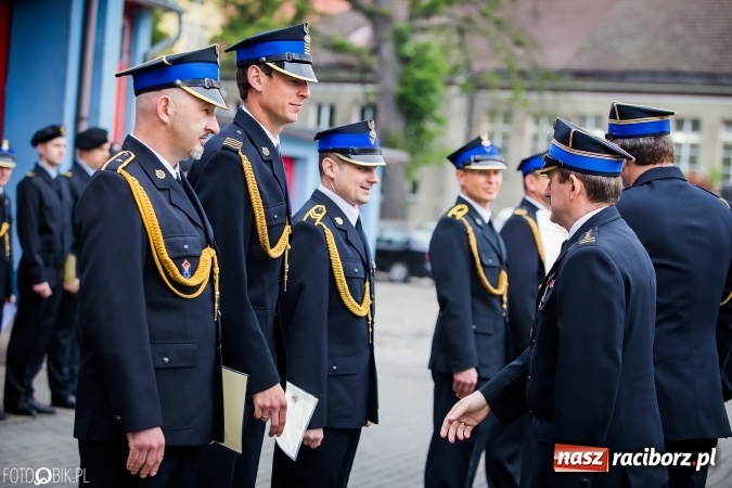 Zdjęcie w galerii na portalu naszraciborz.pl: Strażackie święto w raciborskiej komendzie. Awanse, odznaczenia i nagrody wiadomości z regionu