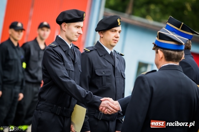 Zdjęcie w galerii na portalu naszraciborz.pl: Strażackie święto w raciborskiej komendzie. Awanse, odznaczenia i nagrody wiadomości z regionu