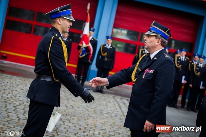 Zdjęcie w galerii na portalu naszraciborz.pl: Strażackie święto w raciborskiej komendzie. Awanse, odznaczenia i nagrody wiadomości z regionu