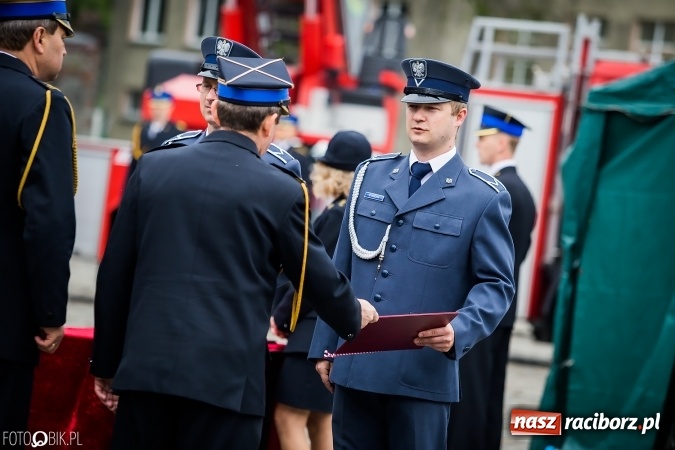 Zdjęcie w galerii na portalu naszraciborz.pl: Strażackie święto w raciborskiej komendzie. Awanse, odznaczenia i nagrody wiadomości z regionu