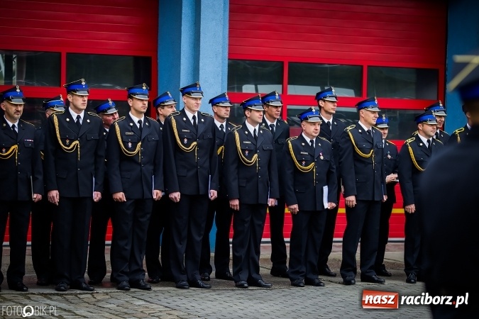 Zdjęcie w galerii na portalu naszraciborz.pl: Strażackie święto w raciborskiej komendzie. Awanse, odznaczenia i nagrody wiadomości z regionu