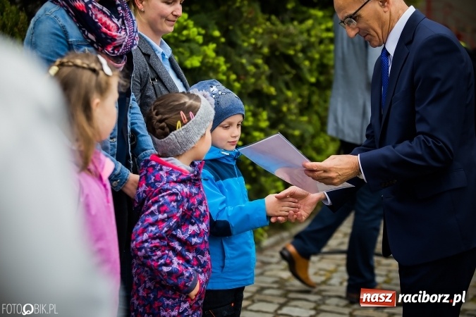 Zdjęcie w galerii na portalu naszraciborz.pl: Strażackie święto w raciborskiej komendzie. Awanse, odznaczenia i nagrody wiadomości z regionu