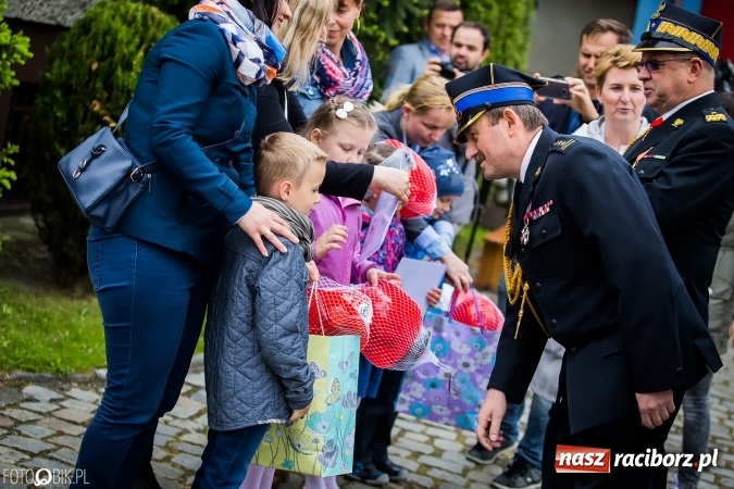 Zdjęcie w galerii na portalu naszraciborz.pl: Strażackie święto w raciborskiej komendzie. Awanse, odznaczenia i nagrody wiadomości z regionu