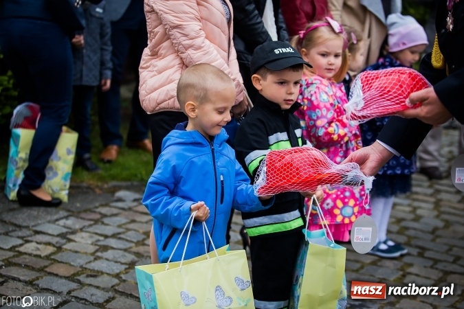 Zdjęcie w galerii na portalu naszraciborz.pl: Strażackie święto w raciborskiej komendzie. Awanse, odznaczenia i nagrody wiadomości z regionu