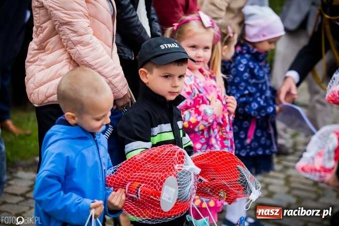 Zdjęcie w galerii na portalu naszraciborz.pl: Strażackie święto w raciborskiej komendzie. Awanse, odznaczenia i nagrody wiadomości z regionu