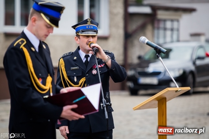 Zdjęcie w galerii na portalu naszraciborz.pl: Strażackie święto w raciborskiej komendzie. Awanse, odznaczenia i nagrody wiadomości z regionu