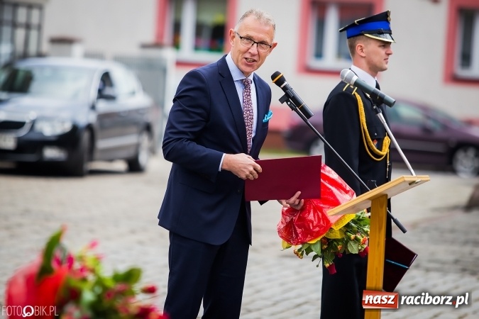 Zdjęcie w galerii na portalu naszraciborz.pl: Strażackie święto w raciborskiej komendzie. Awanse, odznaczenia i nagrody wiadomości z regionu