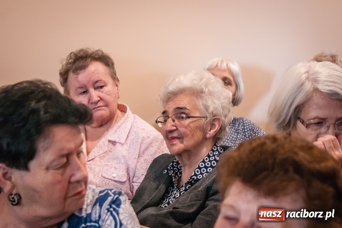 Zdjęcie w galerii na portalu naszraciborz.pl: Koncert dla Mamy w raciborskim Klubie Seniora wiadomości z regionu