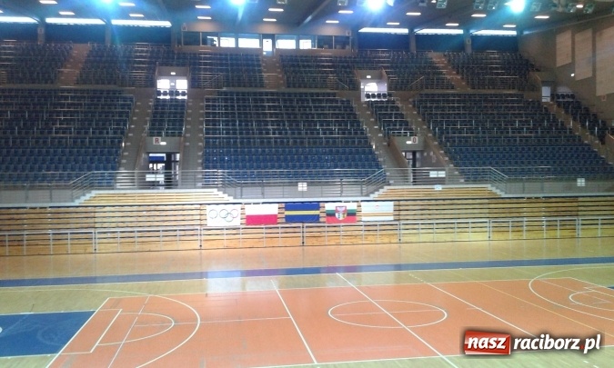 Zdjęcie w galerii na portalu naszraciborz.pl: Gimnazjalistki z Pietrowic Wielkich drugą siłą na Śląsku  wiadomości z regionu