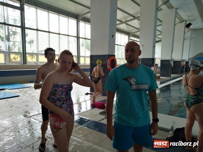 Zdjęcie w galerii na portalu naszraciborz.pl: Pływanie. Historyczny sukces gimnazjalistów  wiadomości z regionu