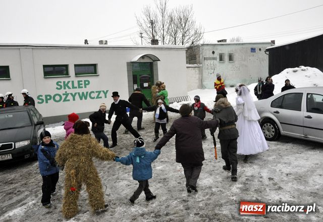 Zdjęcie w galerii na portalu naszraciborz.pl: TANZBÄR, czyli ostatki w Samborowicach wiadomości z regionu