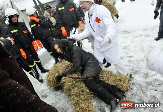 Zdjęcie w galerii na portalu naszraciborz.pl: TANZBÄR, czyli ostatki w Samborowicach wiadomości z regionu