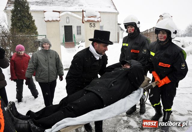 Zdjęcie w galerii na portalu naszraciborz.pl: TANZBÄR, czyli ostatki w Samborowicach wiadomości z regionu