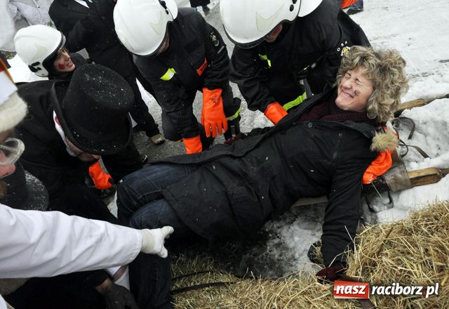 Zdjęcie w galerii na portalu naszraciborz.pl: TANZBÄR, czyli ostatki w Samborowicach wiadomości z regionu