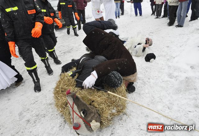 Zdjęcie w galerii na portalu naszraciborz.pl: TANZBÄR, czyli ostatki w Samborowicach wiadomości z regionu