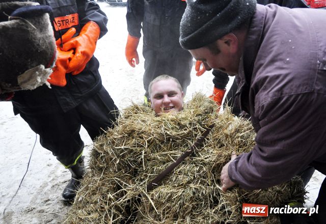 Zdjęcie w galerii na portalu naszraciborz.pl: TANZBÄR, czyli ostatki w Samborowicach wiadomości z regionu