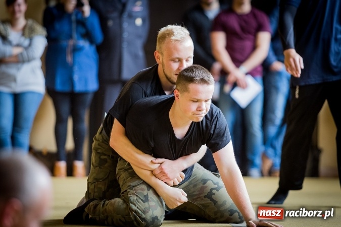 Zdjęcie w galerii na portalu naszraciborz.pl: Terroryzm a działania służb mundurowych - Państwowa Wyższa Szkoła Zawodowa zorganizowała konferencję  wiadomości z regionu