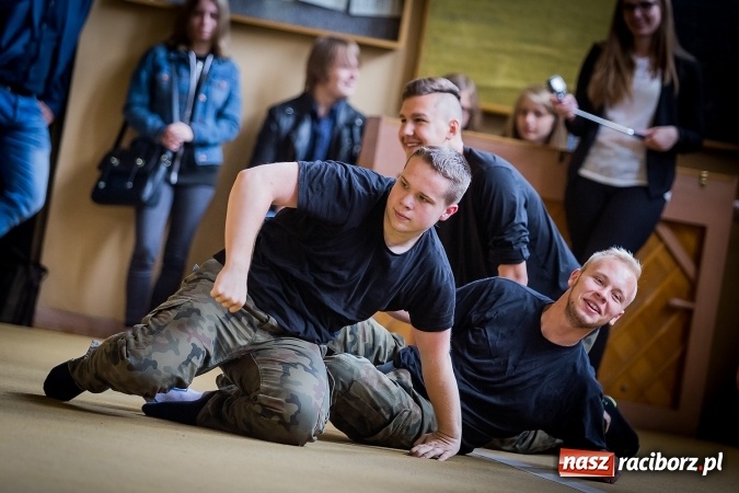 Zdjęcie w galerii na portalu naszraciborz.pl: Terroryzm a działania służb mundurowych - Państwowa Wyższa Szkoła Zawodowa zorganizowała konferencję  wiadomości z regionu