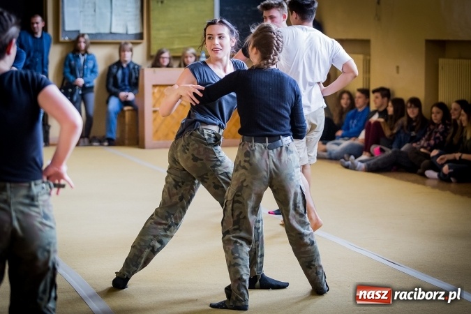 Zdjęcie w galerii na portalu naszraciborz.pl: Terroryzm a działania służb mundurowych - Państwowa Wyższa Szkoła Zawodowa zorganizowała konferencję  wiadomości z regionu