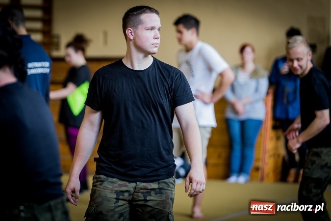 Zdjęcie w galerii na portalu naszraciborz.pl: Terroryzm a działania służb mundurowych - Państwowa Wyższa Szkoła Zawodowa zorganizowała konferencję  wiadomości z regionu