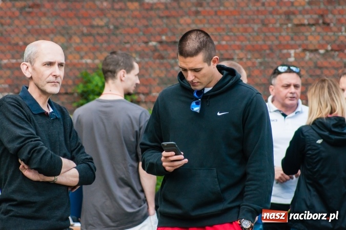 Zdjęcie w galerii na portalu naszraciborz.pl: Uczniowie raciborskich szkół rywalizowali w zawodach streetballa wiadomości z regionu