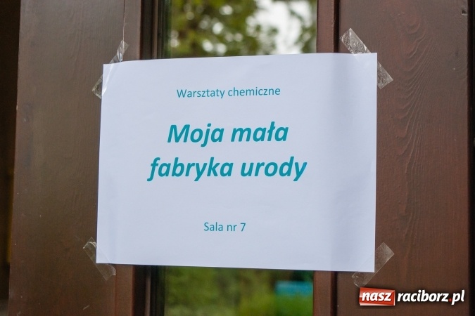 Zdjęcie w galerii na portalu naszraciborz.pl: Warsztaty chemiczne z udziałem gimnazjalistów w CKZiU nr 1 wiadomości z regionu