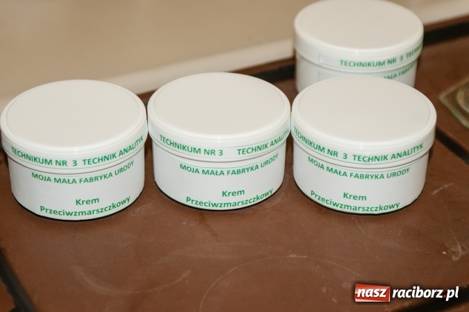 Zdjęcie w galerii na portalu naszraciborz.pl: Warsztaty chemiczne z udziałem gimnazjalistów w CKZiU nr 1 wiadomości z regionu