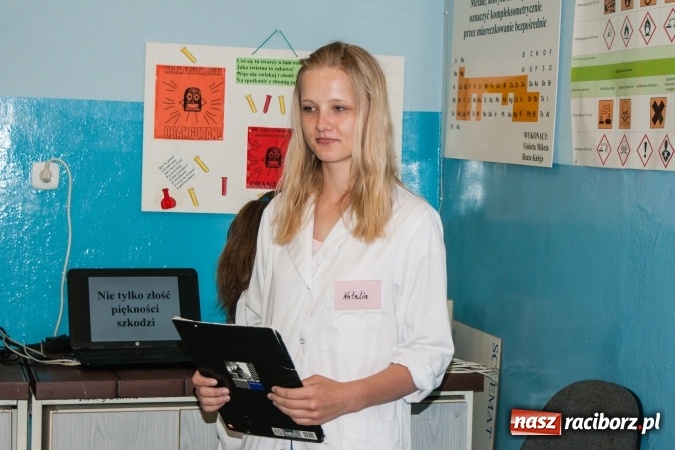 Zdjęcie w galerii na portalu naszraciborz.pl: Warsztaty chemiczne z udziałem gimnazjalistów w CKZiU nr 1 wiadomości z regionu