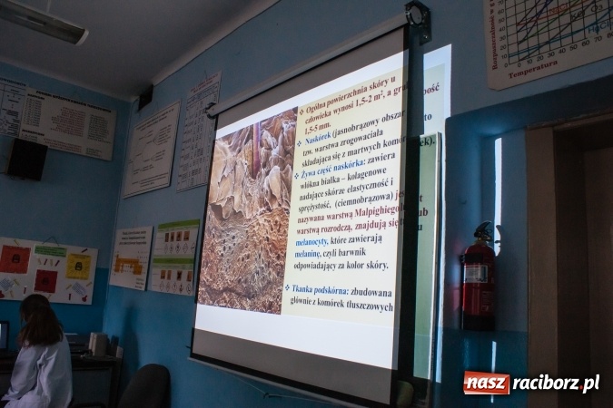 Zdjęcie w galerii na portalu naszraciborz.pl: Warsztaty chemiczne z udziałem gimnazjalistów w CKZiU nr 1 wiadomości z regionu