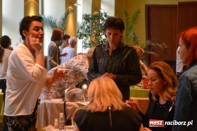 Zdjęcie w galerii na portalu naszraciborz.pl: O sztuce wizażu na warsztatach w RCK  wiadomości z regionu