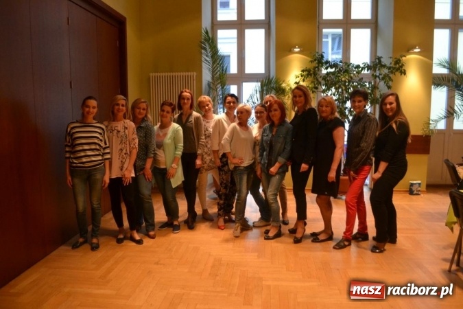 Zdjęcie w galerii na portalu naszraciborz.pl: O sztuce wizażu na warsztatach w RCK  wiadomości z regionu