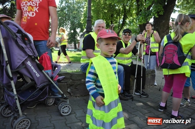 Zdjęcie w galerii na portalu naszraciborz.pl: Aktywni na pograniczu - marsz nordic walking w Krzanowicach wiadomości z regionu