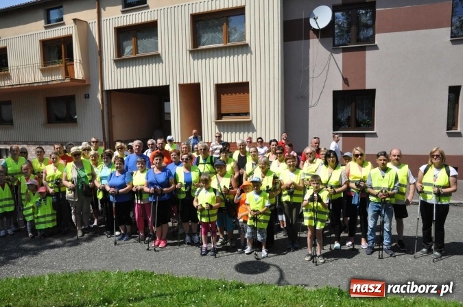 Zdjęcie w galerii na portalu naszraciborz.pl: Aktywni na pograniczu - marsz nordic walking w Krzanowicach wiadomości z regionu