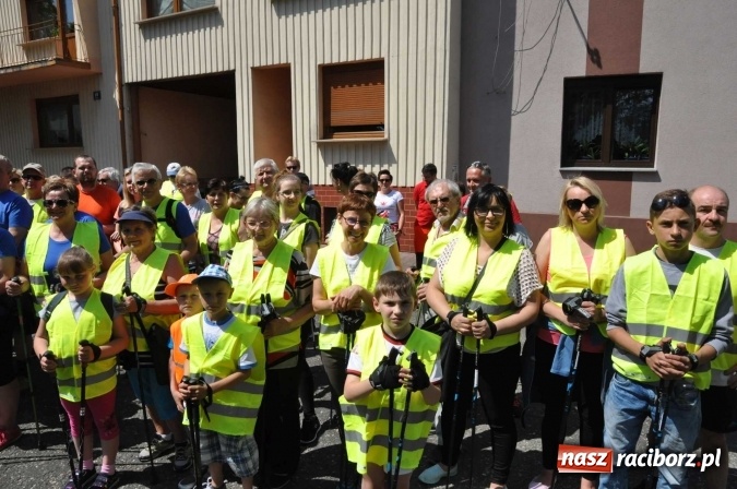 Zdjęcie w galerii na portalu naszraciborz.pl: Aktywni na pograniczu - marsz nordic walking w Krzanowicach wiadomości z regionu