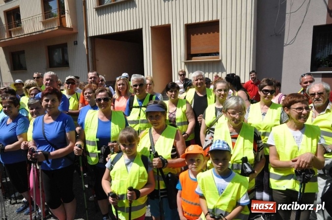 Zdjęcie w galerii na portalu naszraciborz.pl: Aktywni na pograniczu - marsz nordic walking w Krzanowicach wiadomości z regionu