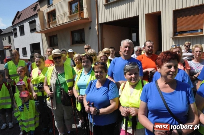 Zdjęcie w galerii na portalu naszraciborz.pl: Aktywni na pograniczu - marsz nordic walking w Krzanowicach wiadomości z regionu