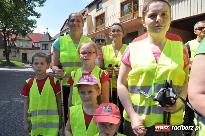 Zdjęcie w galerii na portalu naszraciborz.pl: Aktywni na pograniczu - marsz nordic walking w Krzanowicach wiadomości z regionu