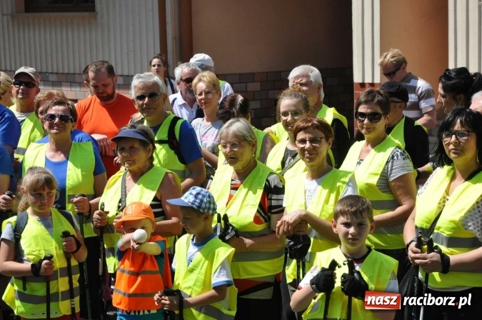 Zdjęcie w galerii na portalu naszraciborz.pl: Aktywni na pograniczu - marsz nordic walking w Krzanowicach wiadomości z regionu