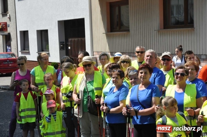 Zdjęcie w galerii na portalu naszraciborz.pl: Aktywni na pograniczu - marsz nordic walking w Krzanowicach wiadomości z regionu