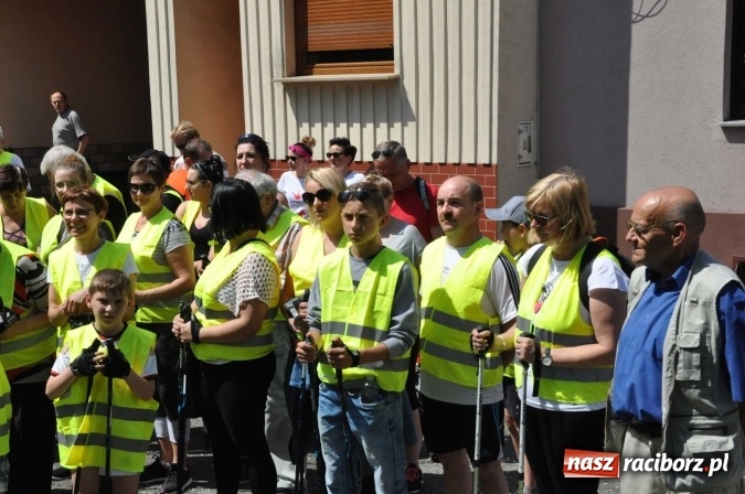 Zdjęcie w galerii na portalu naszraciborz.pl: Aktywni na pograniczu - marsz nordic walking w Krzanowicach wiadomości z regionu