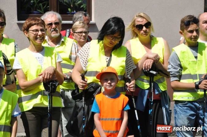 Zdjęcie w galerii na portalu naszraciborz.pl: Aktywni na pograniczu - marsz nordic walking w Krzanowicach wiadomości z regionu