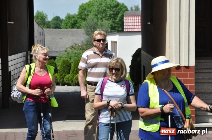 Zdjęcie w galerii na portalu naszraciborz.pl: Aktywni na pograniczu - marsz nordic walking w Krzanowicach wiadomości z regionu