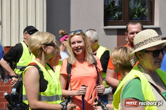Zdjęcie w galerii na portalu naszraciborz.pl: Aktywni na pograniczu - marsz nordic walking w Krzanowicach wiadomości z regionu